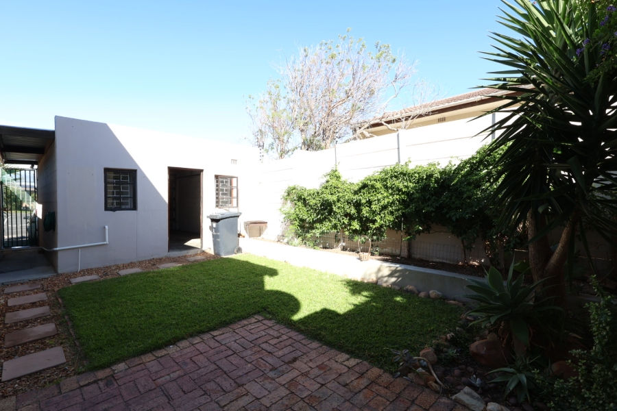 To Let 2 Bedroom Property for Rent in Table View Western Cape